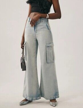 🆕️ Pilcro High Rise Wide Leg Cargo Jeans in Light Worn Wash